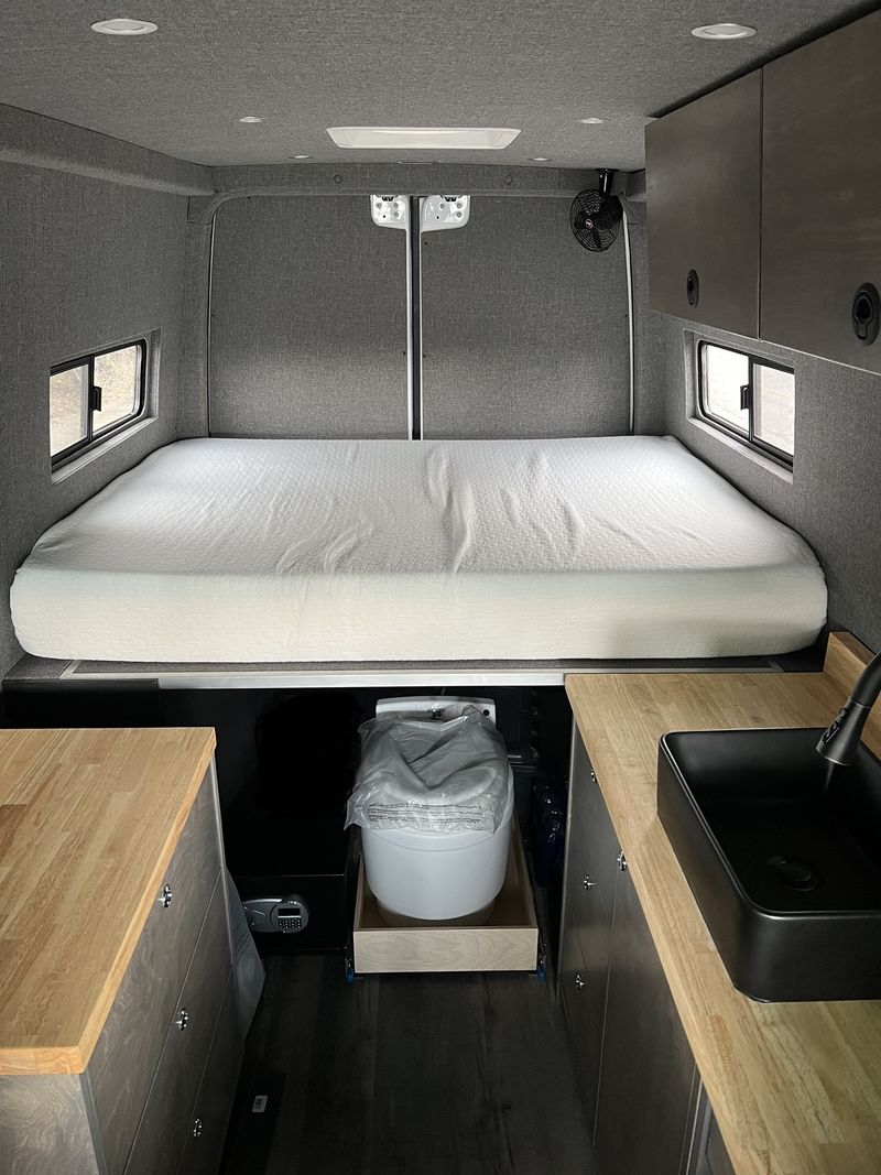 Picture 6/20 of a 2019 Mercedes Sprinter 144” for sale in Pasadena, California