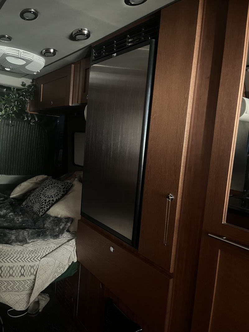 Picture 5/14 of a 2019 Road Trek Zion. 45,000 miles for sale in Greenville, California