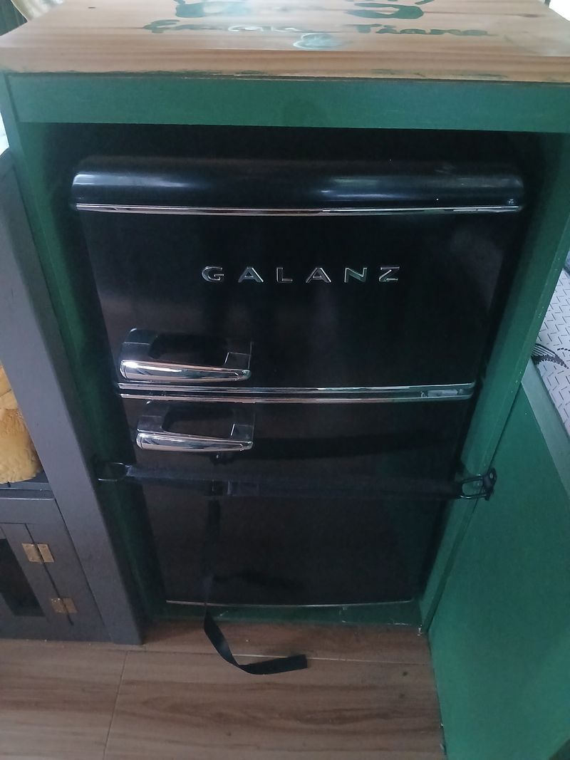 Picture 5/17 of a 2000 Chevy Express 3500 Converted Shuttle Bus for sale in Arlington, Washington