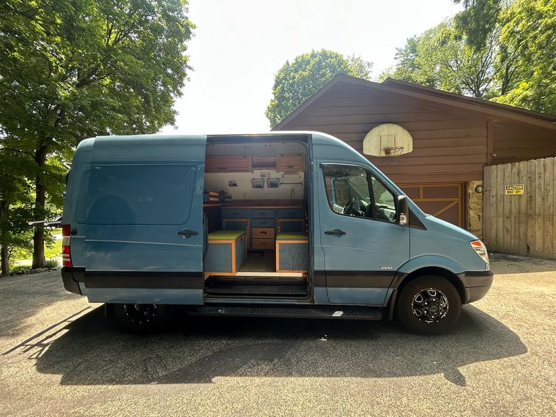 Picture 2/21 of a 2008 Mercedes Freightliner Sprinter for sale in Carmel, Indiana