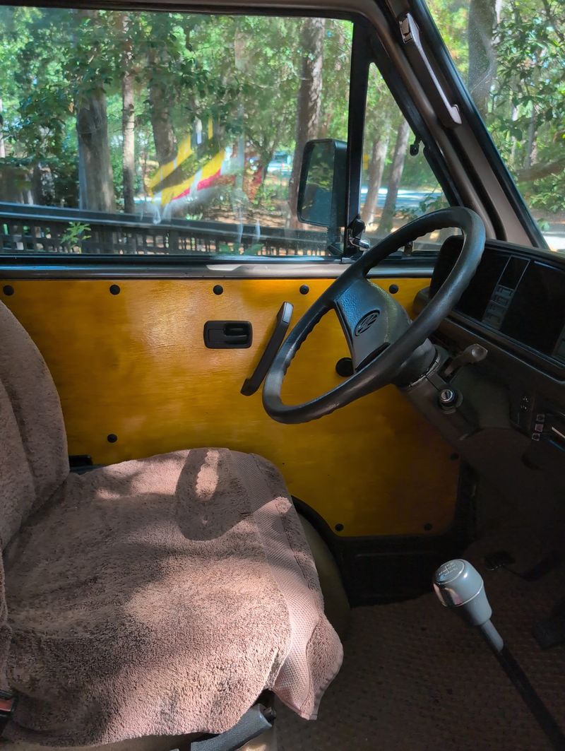 Picture 5/6 of a 1985 Volkswagen Vanagon for sale in Atlantic Beach, North Carolina