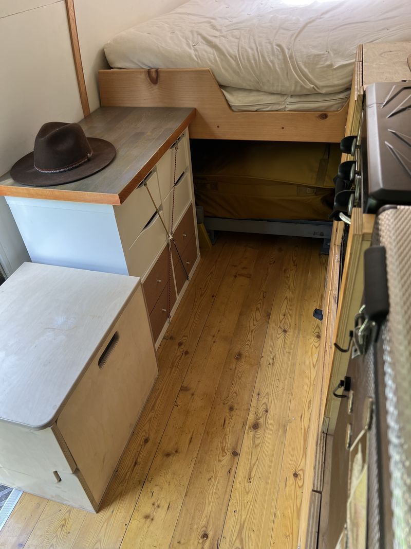 Picture 4/11 of a 2006 Dodge Sprinter T1N, Highroof, 158 Wheelbase Camper for sale in Los Angeles, California
