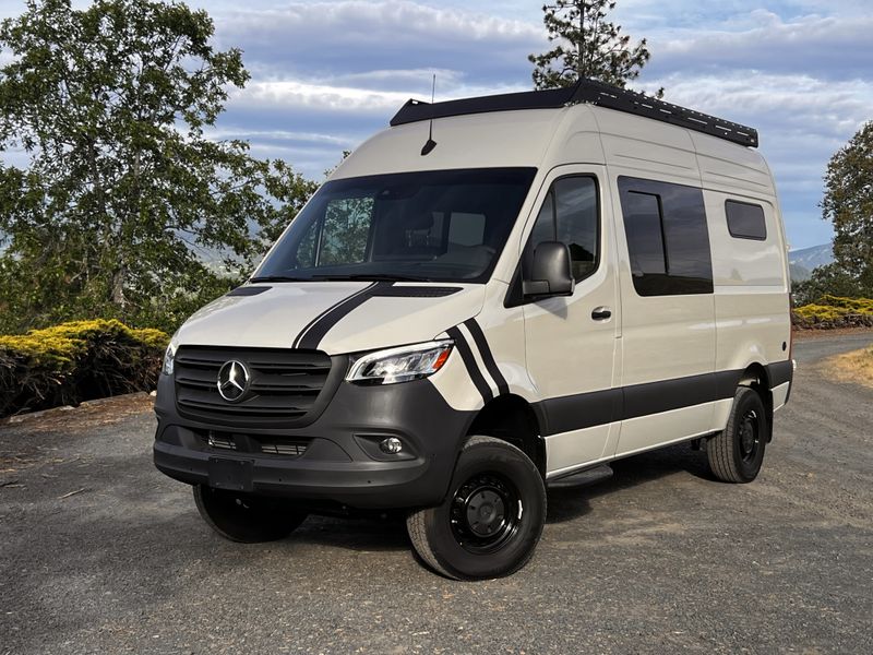 Picture 1/19 of a 2024 AWD Sprinter 144 for sale in Hood River, Oregon