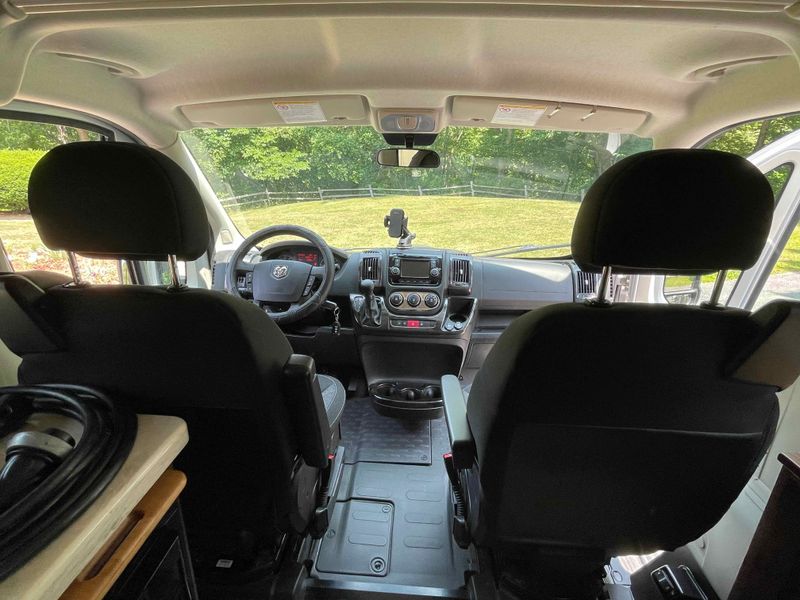 Picture 3/17 of a 2017 Winnebago Travato 59K for sale in Colona, Illinois