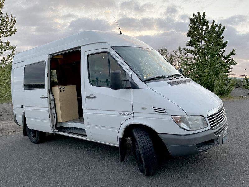 Picture 1/22 of a 2006 T1N Sprinter 140WB High Roof Ojai Adventure Build for sale in Portland, Oregon