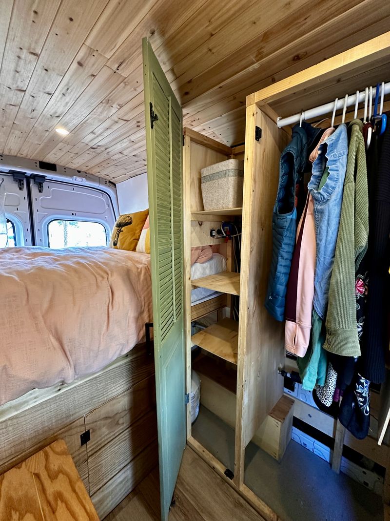 Picture 4/17 of a 2019 Ford Transit Van for sale in Flagstaff, Arizona