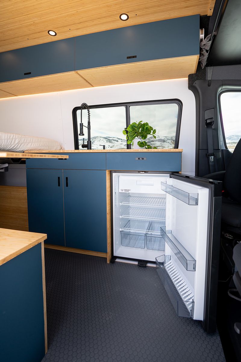Picture 4/12 of a 2024 Geotrek Albatross Sprinter 144″ 2WD for sale in Boulder, Colorado