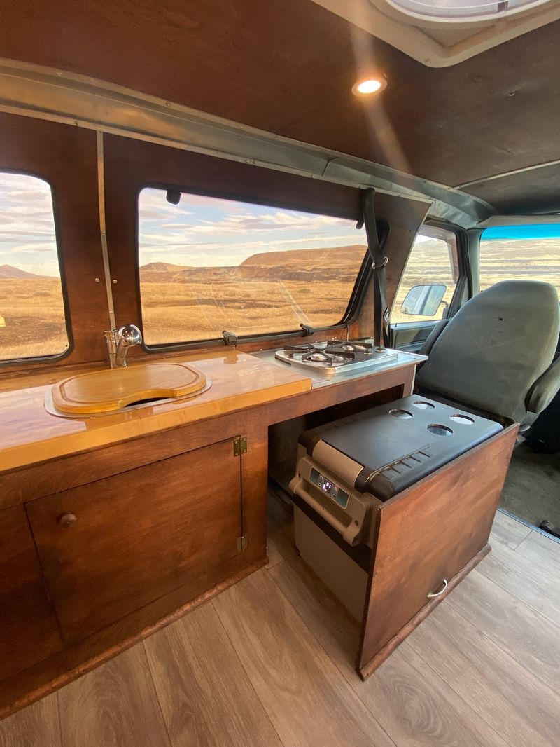 Picture 3/35 of a Off-Grid, Adventure Ready E-350XLT Club Wagon Extended Cab for sale in The Dalles, Oregon