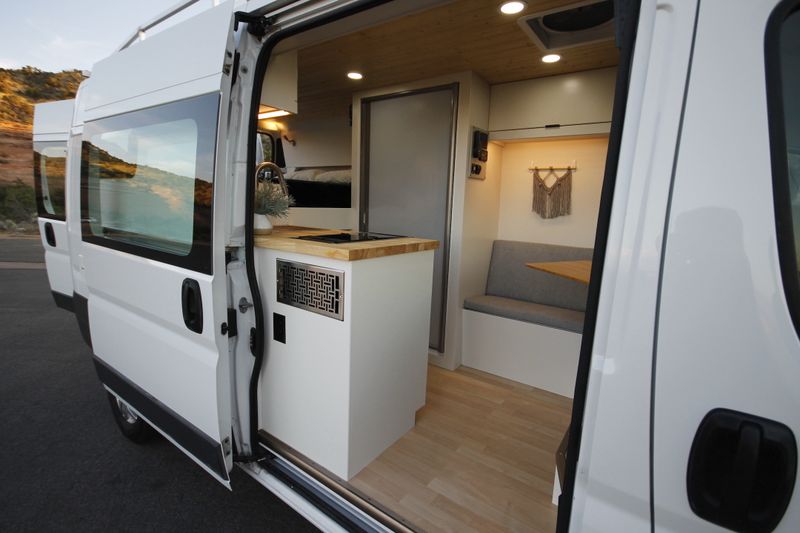 Picture 4/16 of a 2014 Ram Promaster 2500 159WB High Roof New Luxury Build for sale in Livermore, California