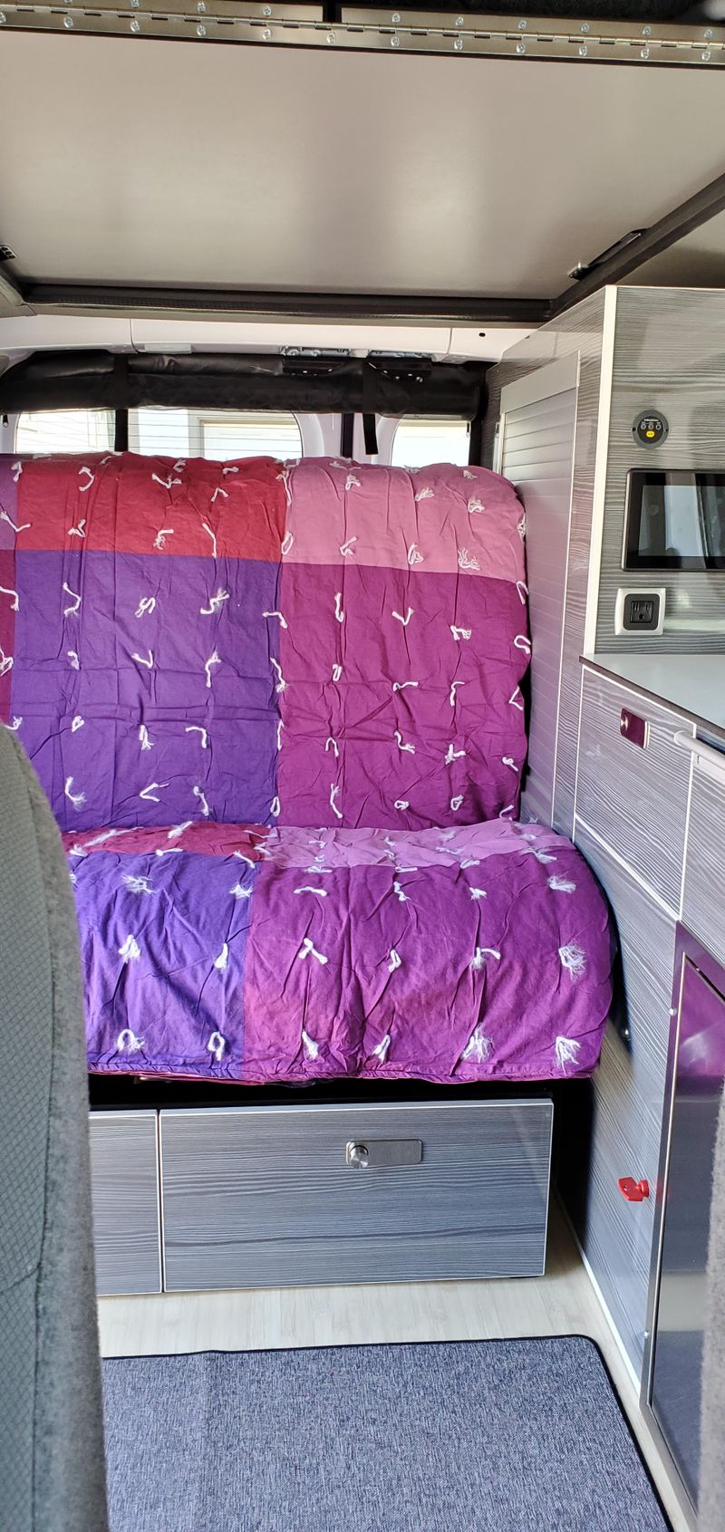 Picture 5/10 of a 2020 Recon ENVY Camper Van for sale in Portland, Oregon