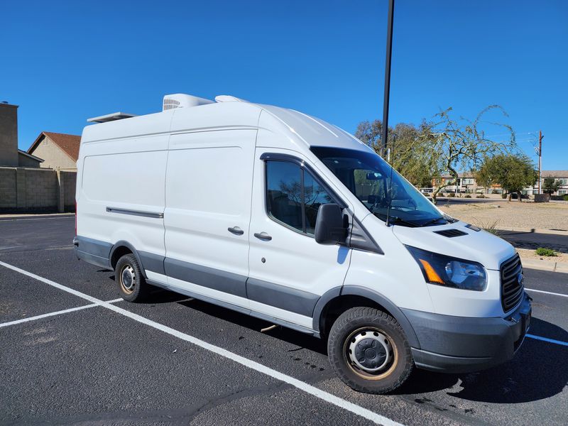 Picture 2/30 of a Full time home – low miles – generator & A/C – Ford Transit for sale in Los Angeles, California