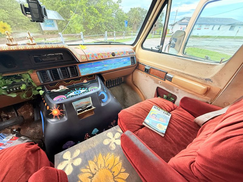 Picture 5/29 of a 🌻 Florida Van Life Co - 1985 Retro Love Bus ☮️ 🏝️ 🚐 for sale in Saint Petersburg, Florida