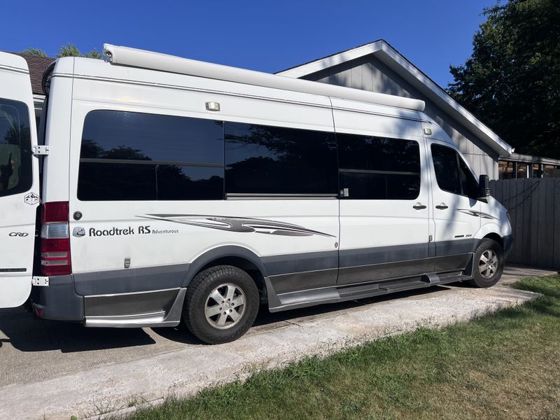 Picture 2/5 of a 2009 Mercedes Sprinter Camper van seats 7 for sale in Hanson, Kentucky