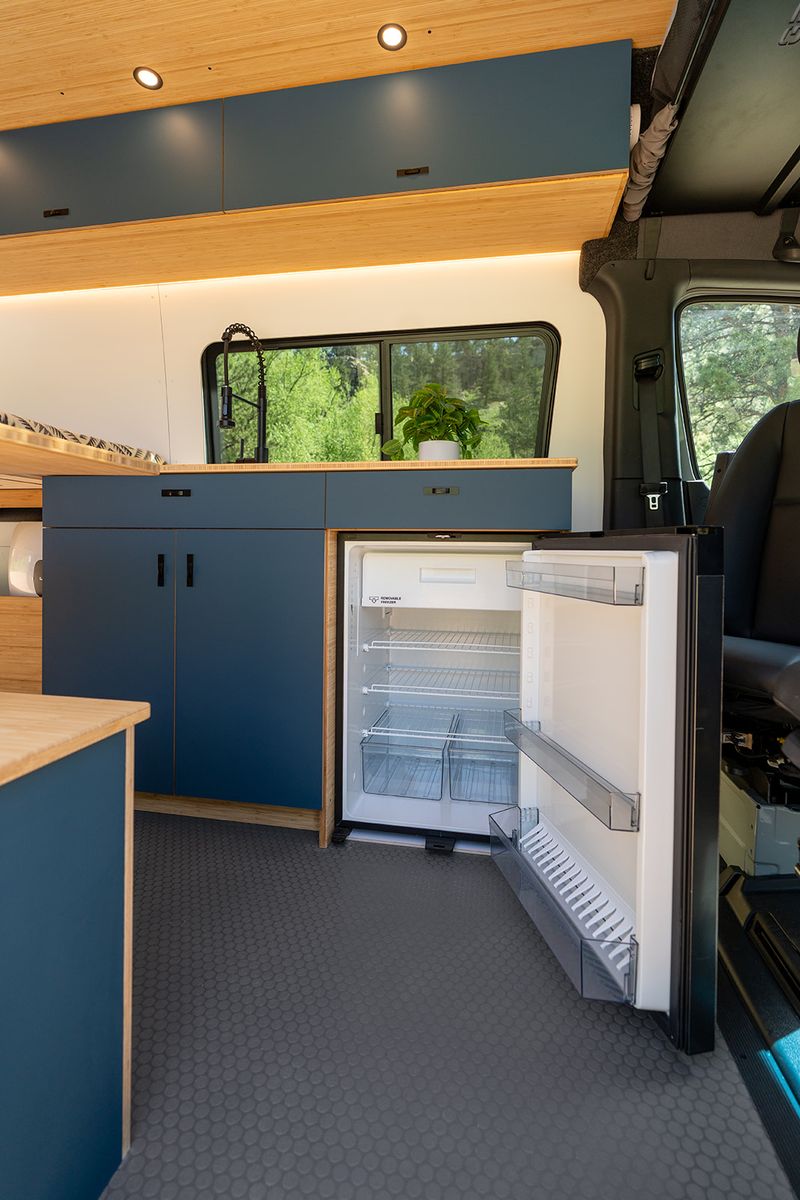 Picture 3/12 of a 2025 Geotrek Bear Peak Sprinter 144 AWD for sale in Boulder, Colorado
