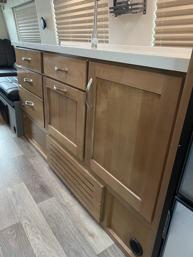 Picture 3/33 of a 2021 Coachmen Galleria for sale in Attleboro, Massachusetts