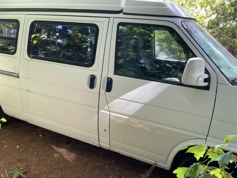 Picture 5/13 of a 1999 Eurovan full camper with extra Captain seat for sale in Brunswick, Maine
