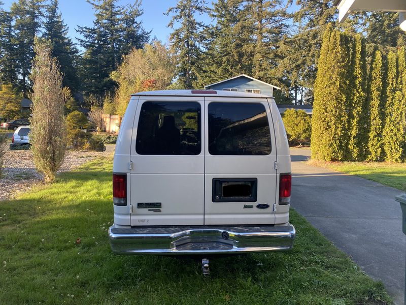 Picture 4/9 of a 2011 Ford E350 Super Duty Passenger XLT Extended Van 3D for sale in Ferndale, Washington