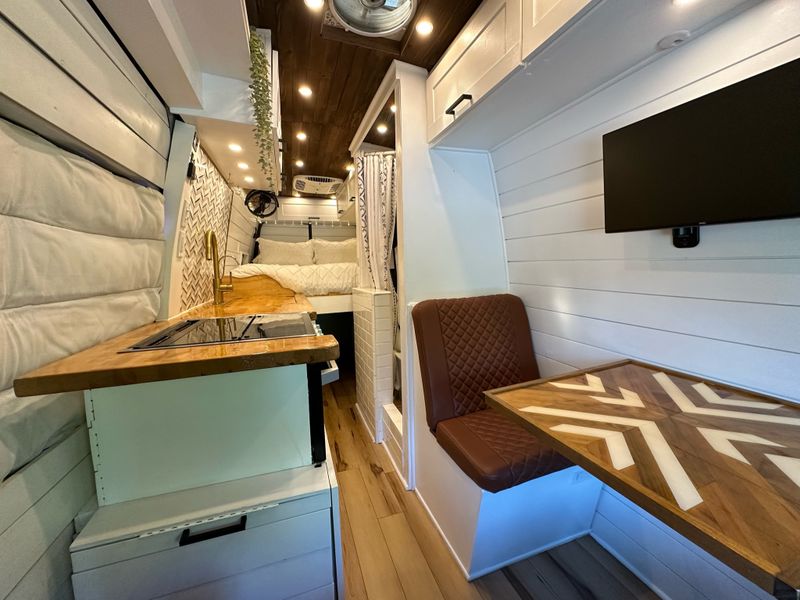Picture 1/15 of a 2008 Freightliner Sprinter 3500 2WD Mega Roof for sale in Philadelphia, Pennsylvania