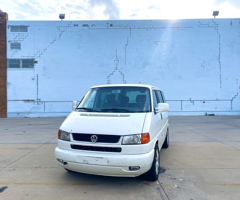 Picture 2/9 of a 2001 Volkswagen Eurovan for sale in Detroit, Michigan