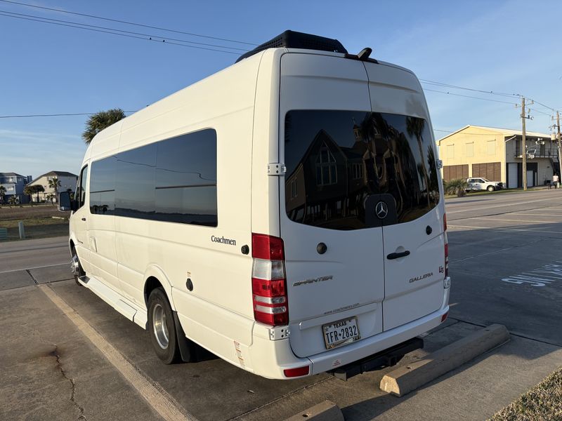 Picture 5/23 of a 2019 Coachmen Galleria LI3 for sale in Galveston, Texas