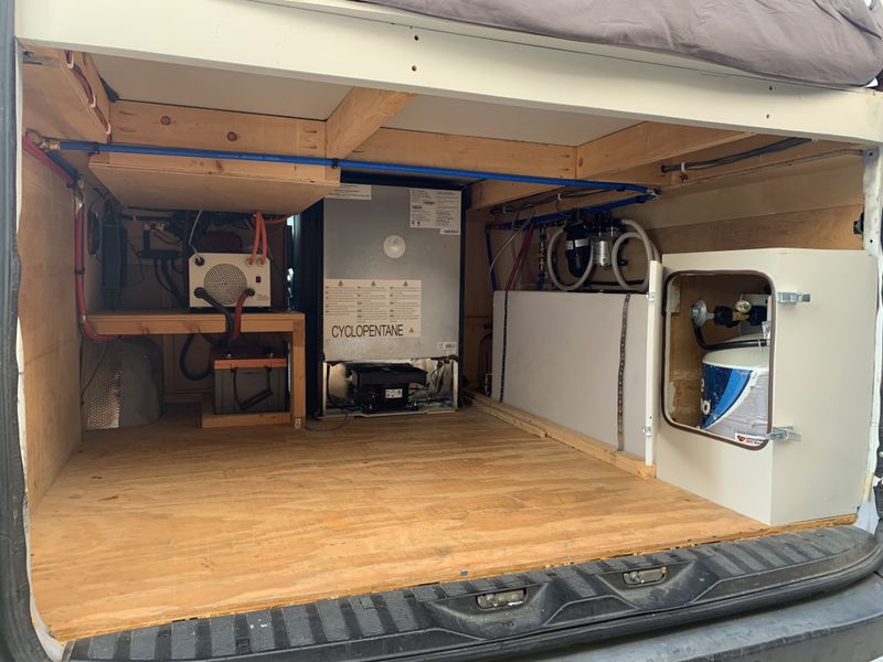 Picture 3/8 of a BEAUTIFUL!! 2008 Dodge Sprinter 2500 Camper Van for sale in Mankato, Minnesota