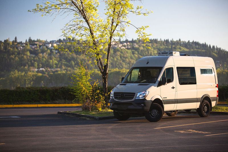 Picture 3/28 of a 2018 Mercedes Sprinter Conversion Van for sale in Eugene, Oregon