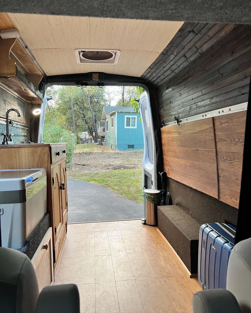 Picture 3/15 of a Nissan NV 2500 High Roof for sale in Angels Camp, California