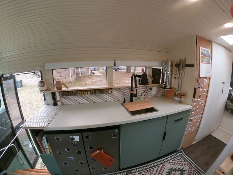 Picture 4/14 of a 2009 Skoolie for sale in Lake Havasu City, Arizona