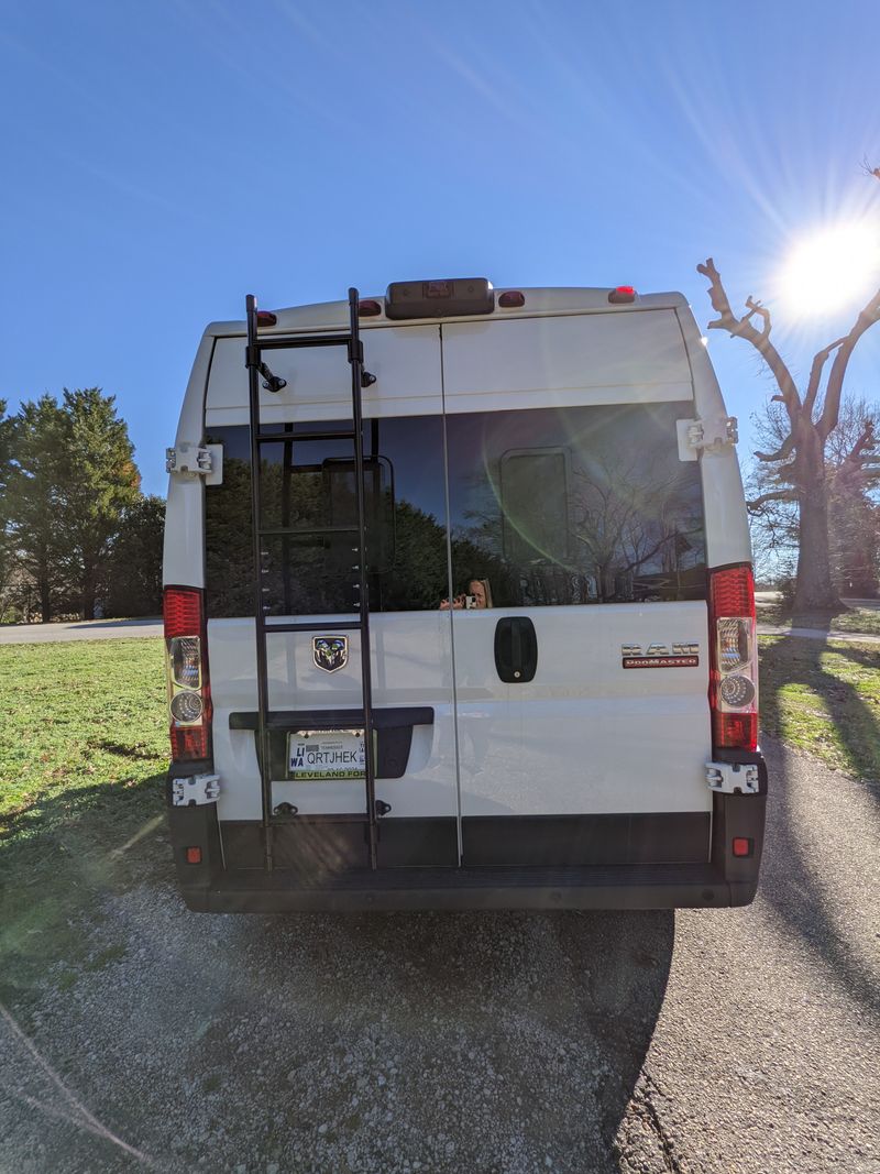 Picture 3/18 of a A1 Off-Grid Campervan for sale in Greer, South Carolina