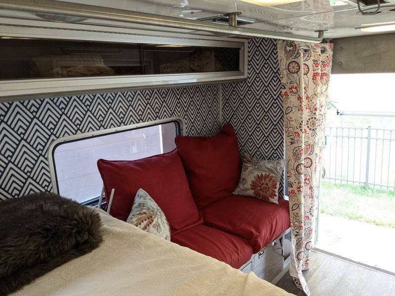 Picture 4/42 of a AMBULANCE CAMPER CONVERSION - SEATING FOR 4! for sale in Cincinnati, Ohio