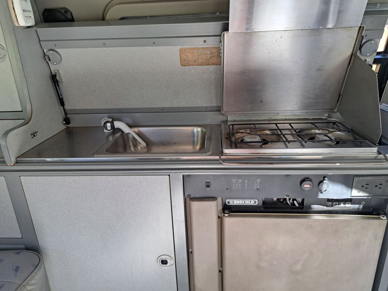 Picture 3/9 of a 1997 Volkswagen Eurovan Camper Winnebago for sale in Moab, Utah