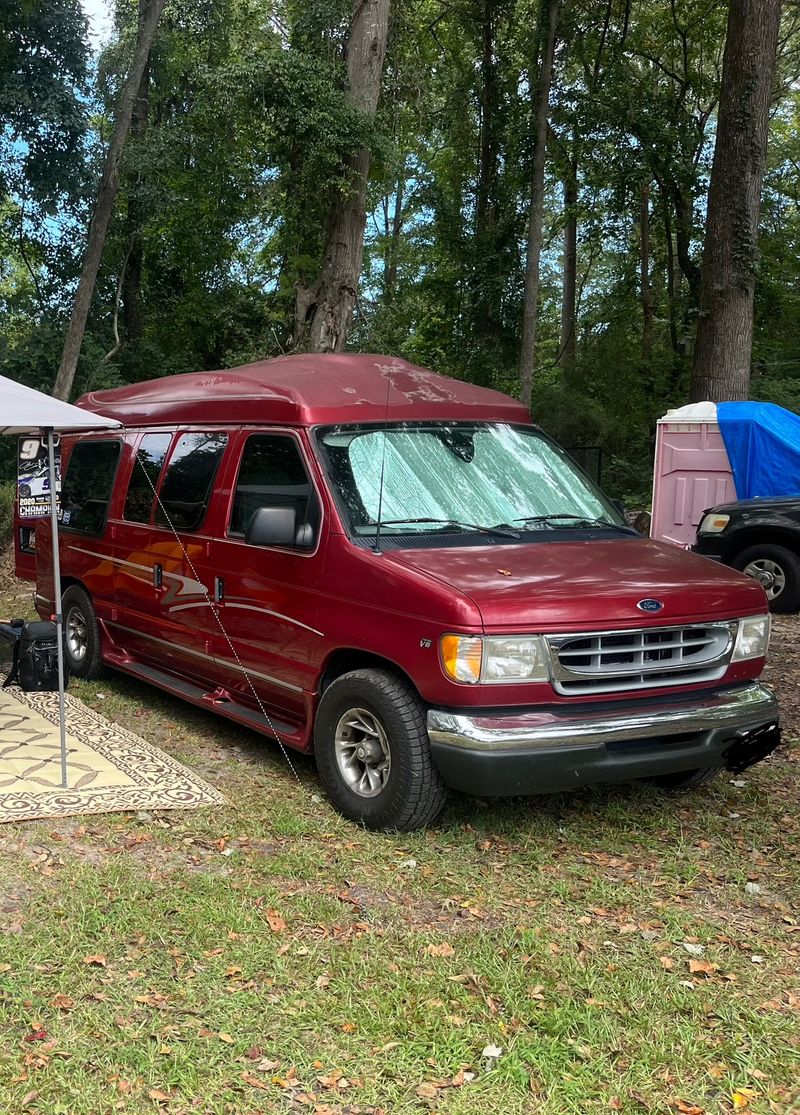 Picture 1/20 of a 2002 Ford E-150 Queen Coach for sale in Lexington Park, Maryland