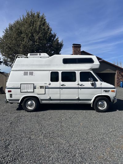 Photo of a Camper Van for sale: 1993 Chevy G20 Horizon Camper class b