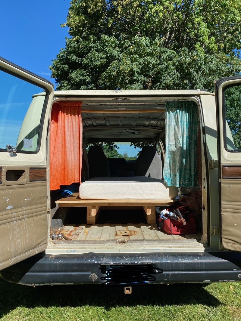 Picture 2/7 of a 1991 Dodge Van with removeable bed platform  for sale in Corvallis, Oregon