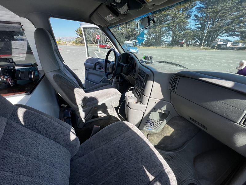 Picture 5/16 of a 1999 GMC Safari for sale in Ukiah, California