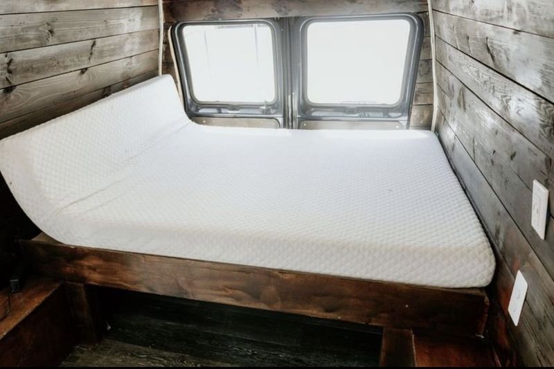 Picture 3/20 of a 1989 Ford Econoline E250 CamperVan for sale in Idaho Falls, Idaho