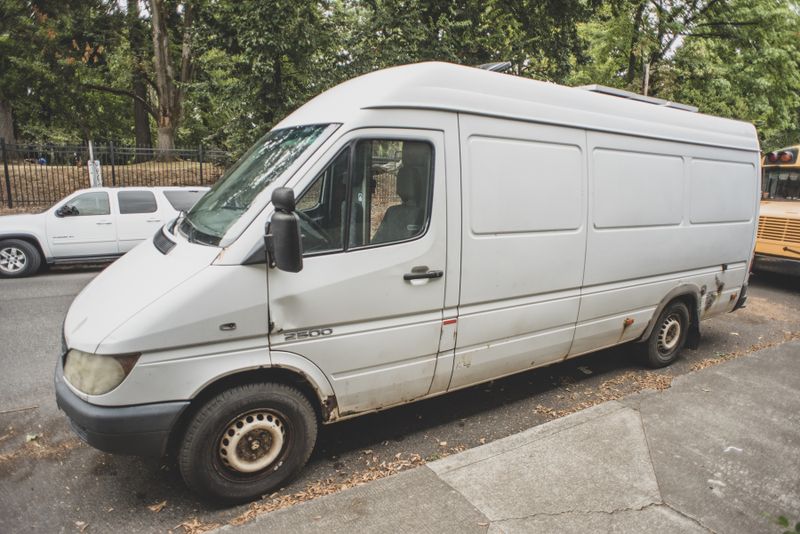 Picture 5/10 of a 2005 Dodge Sprinter 2500 for sale in Portland, Oregon