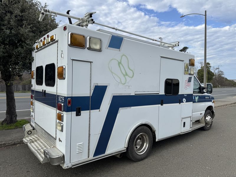Picture 1/14 of a 2006 Ford E350 Ambulance Camper for sale in Mendocino, California