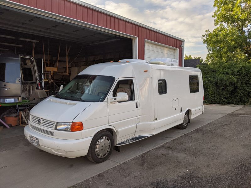 Picture 4/12 of a 2002 Volkswagen Rialta for sale in Westminster, Colorado
