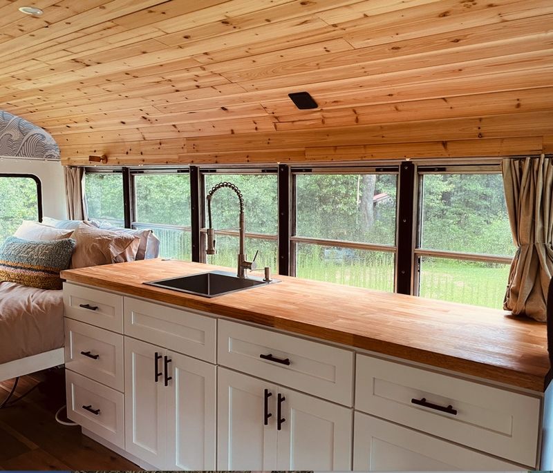 Picture 5/16 of a Beautiful New England Skoolie for sale in Buxton, Maine