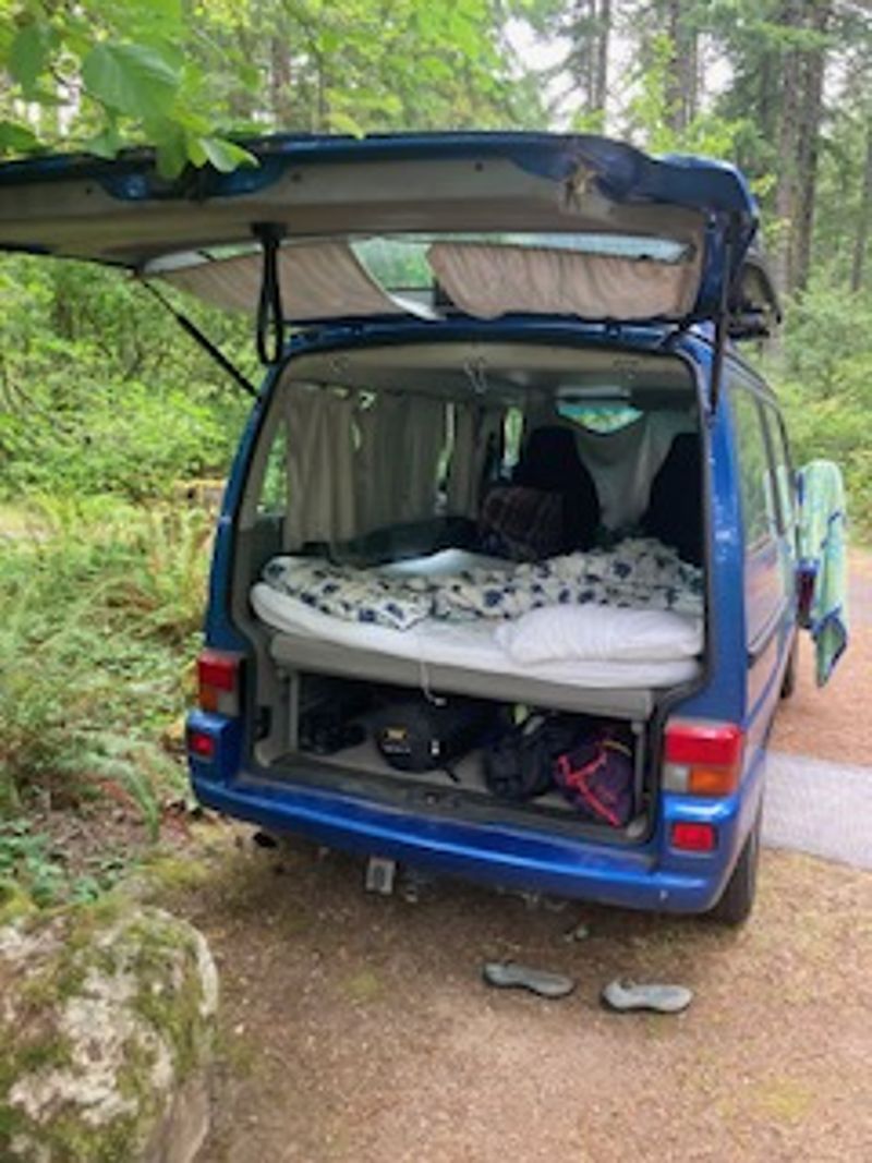 Picture 4/11 of a Blue MV Eurovan Weekender for sale in Vancouver, Washington