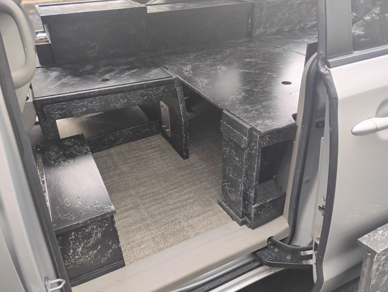 Picture 4/18 of a 2018 Kia Sedona for sale in Atlanta, Georgia