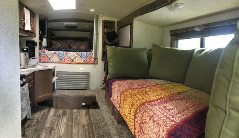 Picture 3/6 of a 2022 Arctic Fox 990 camper + 2019 F250 for sale in Portland, Oregon