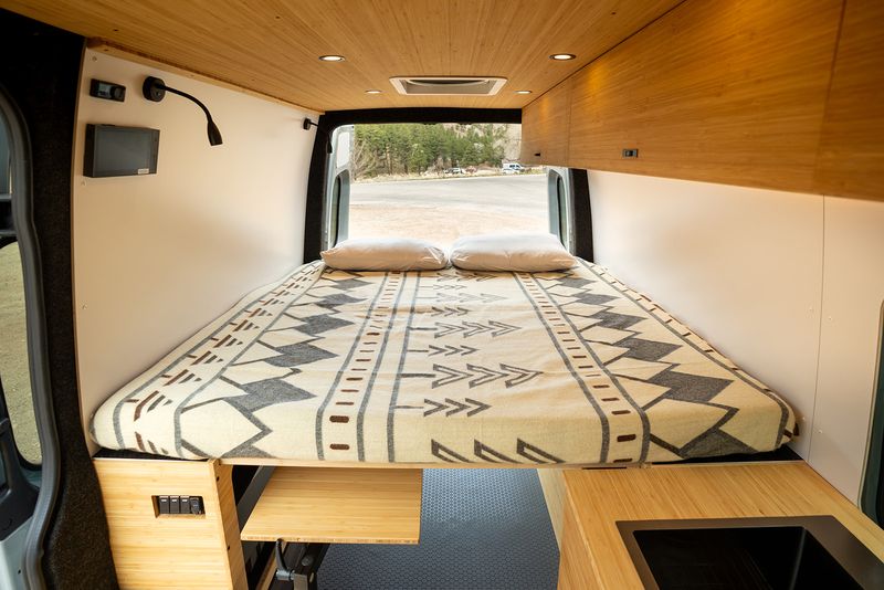 Picture 4/15 of a 2025 Geotrek Albatross Sprinter 144 AWD for sale in Boulder, Colorado
