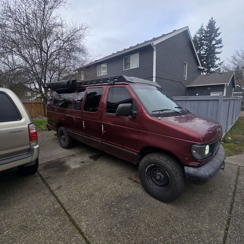 Picture 1/18 of a 1995 ford econoline e350 ext for sale in Puyallup, Washington
