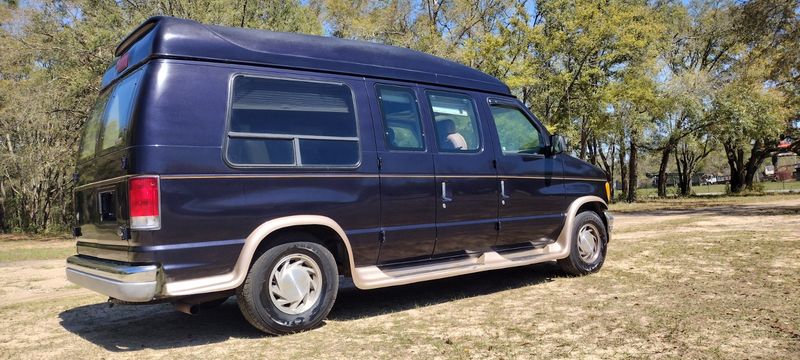 Picture 6/33 of a 2000 Ford E150 Sleeper Conversion Van  for sale in Tallahassee, Florida
