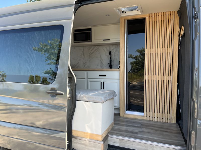 Picture 1/13 of a Sprinter RV for sale in Des Plaines, Illinois