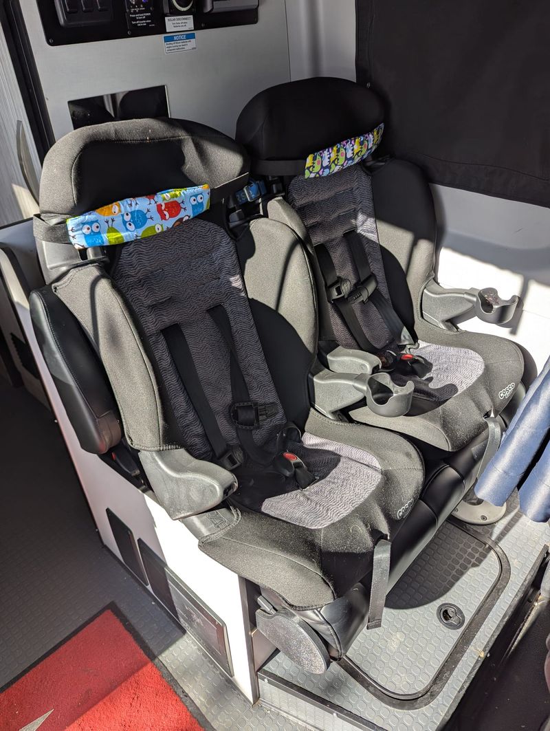 Picture 5/20 of a Family Van- 2022 Winnebago Revel for sale in Evergreen, Colorado