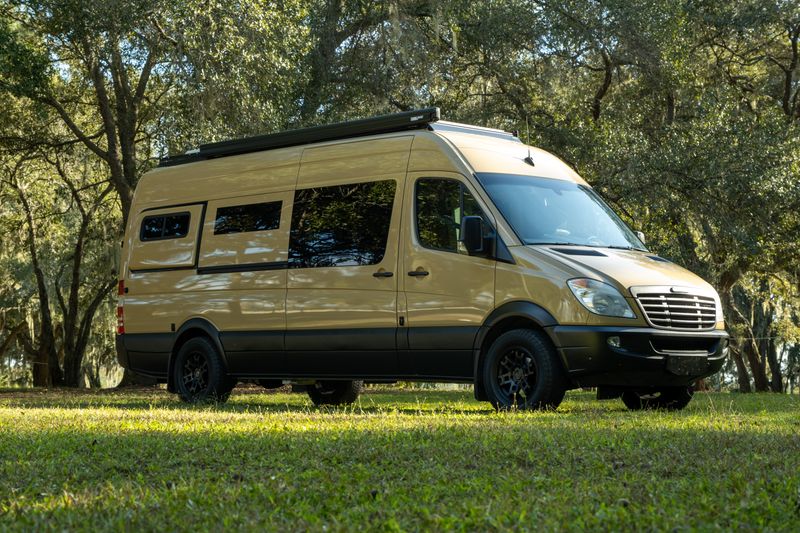 Picture 1/20 of a 2011 Sprinter 2500 170 for sale in Clermont, Florida