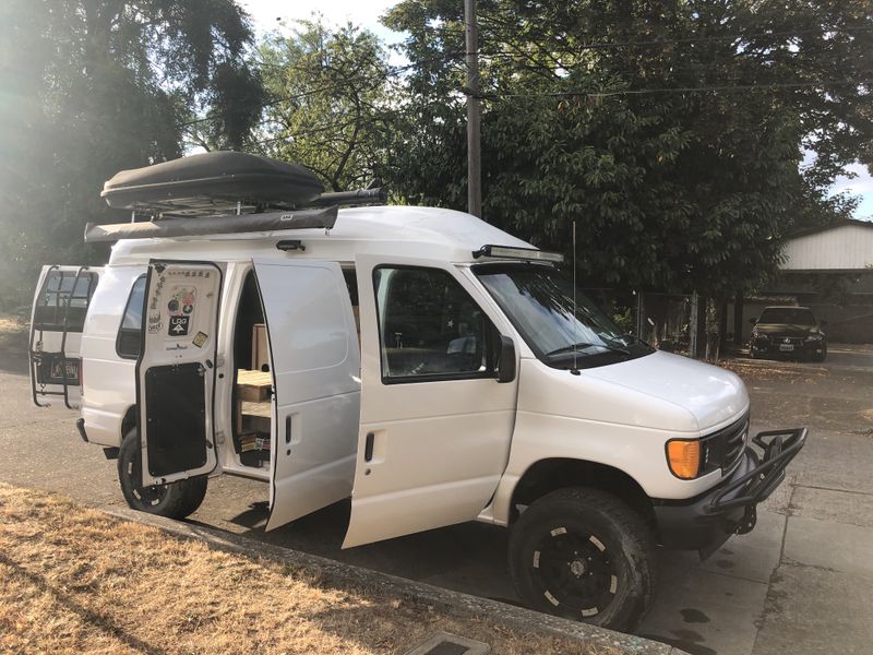 Picture 4/19 of a 2004 Ford E150 Campervan for sale in Portland, Oregon